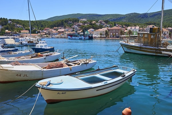 Jeftini apartmani Hvar - Sućuraj