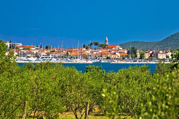 Apartmani i jeftini smještaj Biograd