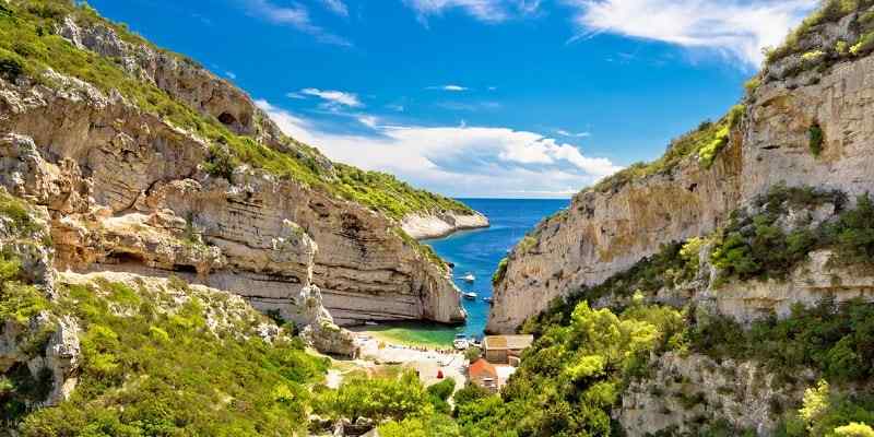 Plaža Stiniva, otok Vis